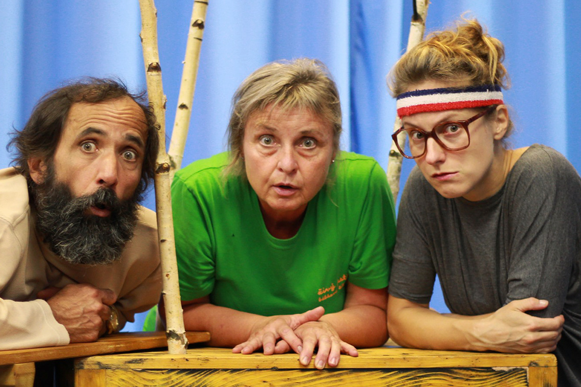 bratislavske-babkove-divadlo-pripravuje-novu-inscenaciu-na-scenu-prichadzaju-dlhy-okaty-a-bruchaty-2